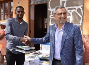 24 /aBRIL/18 – Projecto Ler Mais, Saber Mais – entrega de livros e material…