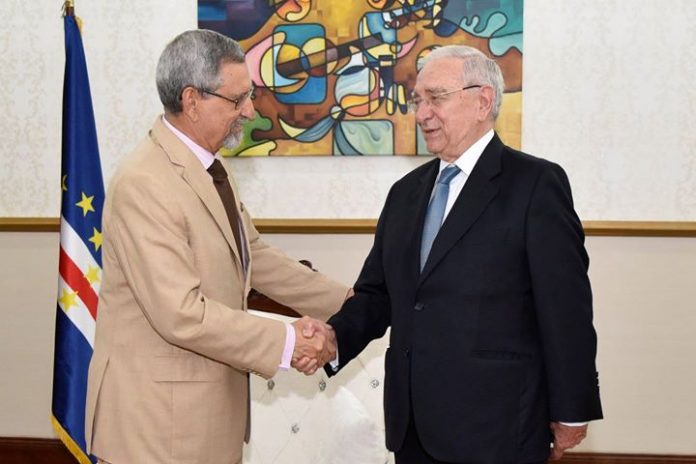 Presidente da República recebe delegação da Universidade Aberta de Portugal O Presidente da República…