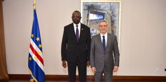 Presidente da República recebeu cartas credenciais do novo Embaixador da Zâmbia, Senhor Lawrence Chalungumana…