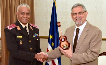 Presidente da República recebe os chefes de Estado-Maior-General das Forças Armadas (CEMGFA) da Comunidade…