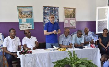 O Presidente Fonseca em encontro com as comunidades de Monte Joana e Lombo Branco,…