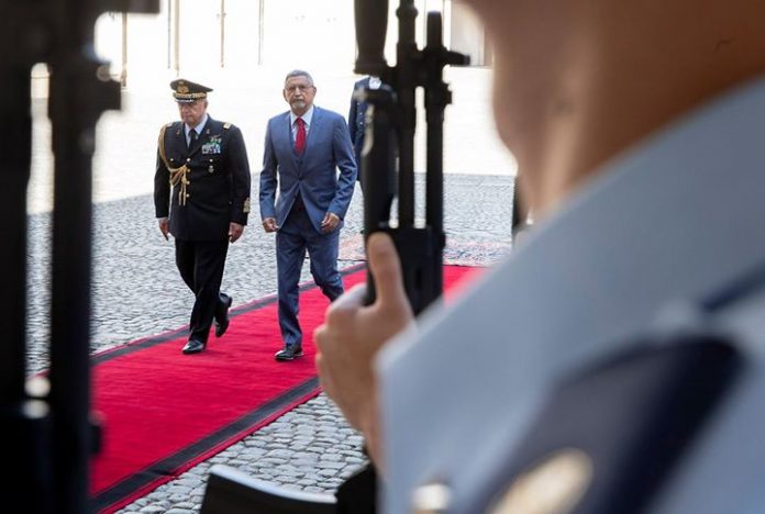O Presidente da República foi recebido, dia 18, pelo seu homólogo italiado, Sérgio Mattarella,…