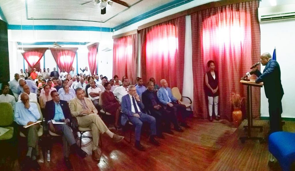 Cerimónia da entrega da Medalha de Mérito – Primeira Classe – a. …