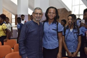 Presidente da República conversa com alunos do terceiro ciclo, no Liceu …