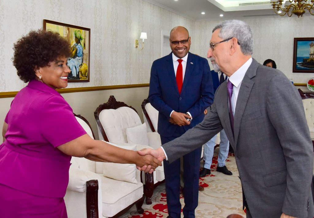 Presidente da República recebeu visita de cortesia da Ministra de Estado…