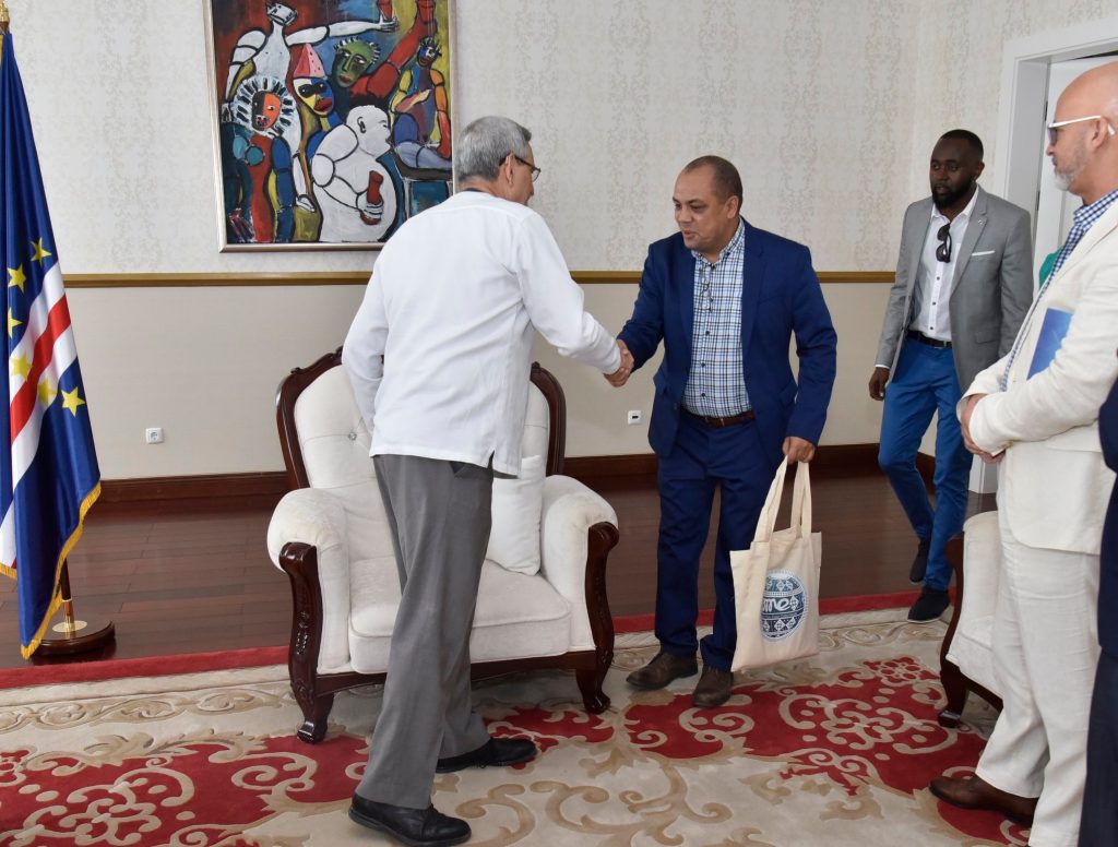 Presidente da República recebe, em audiência, o Sr. Augusto Veiga …