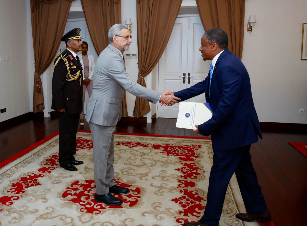 Apresentação das cartas credencias pelo Embaixador da Etió…