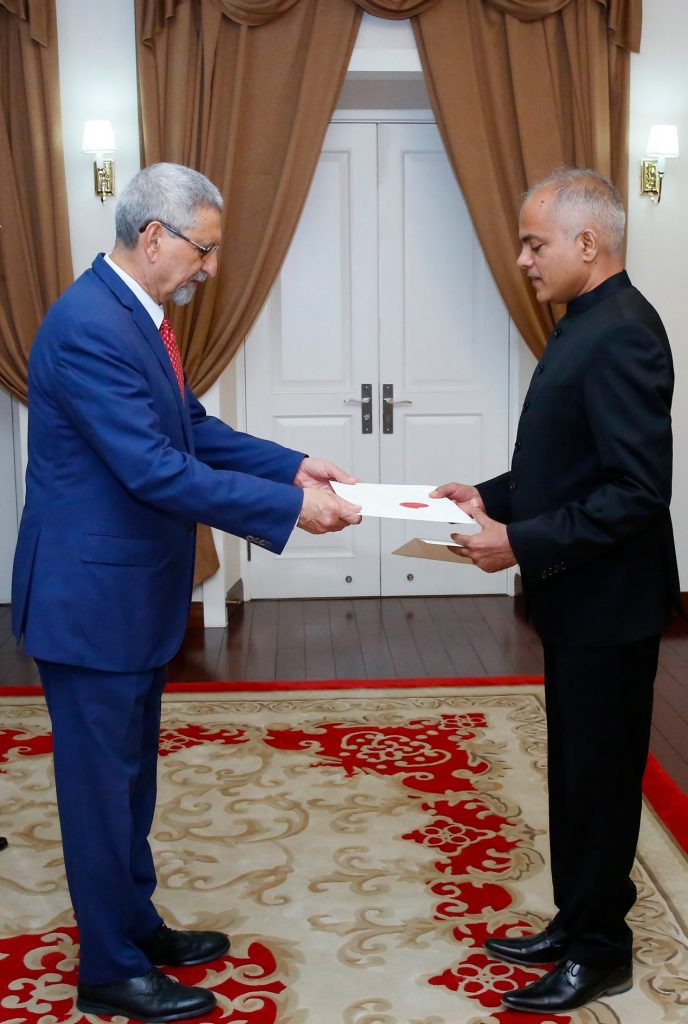 Apresentação das cartas credencias pelo Embaixador da Índi…