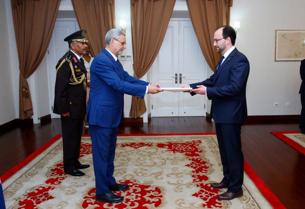 Apresentação das cartas credencias pelo Embaixador da Hungria – S…