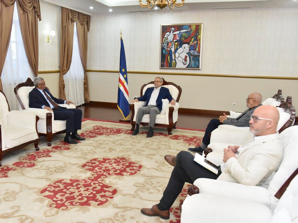 Encontro com o Superintendenteda Igreja do Nazareno e (Director para a regi&ati…