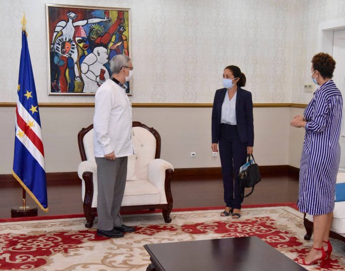 Presidente da República recebe, em audiência, a Embaixadora da União Europeia em Cabo Verde,…