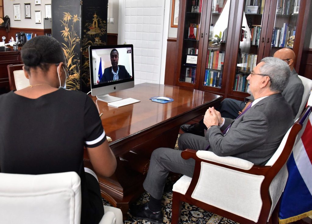 Por vídeo conferência, o Presidente da República falou, no final da manhã de 17…