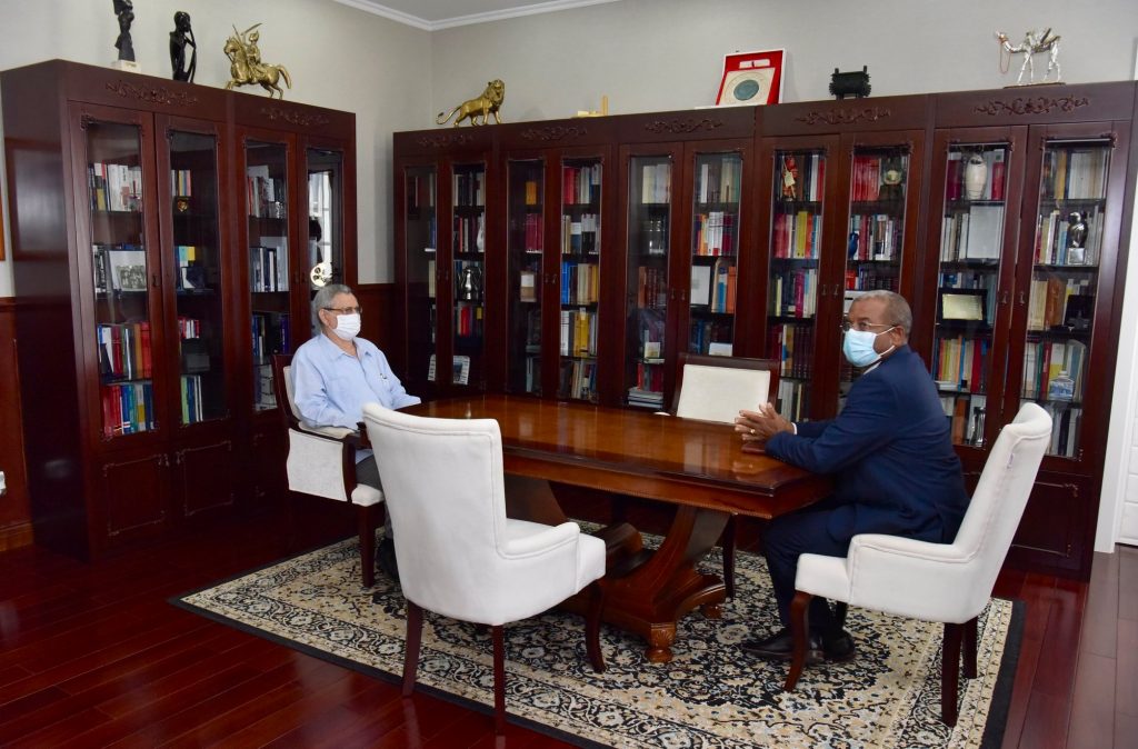 Presidente da República recebe, em audiência, o Procurador-geral da República, Dr. Luís José Landim…