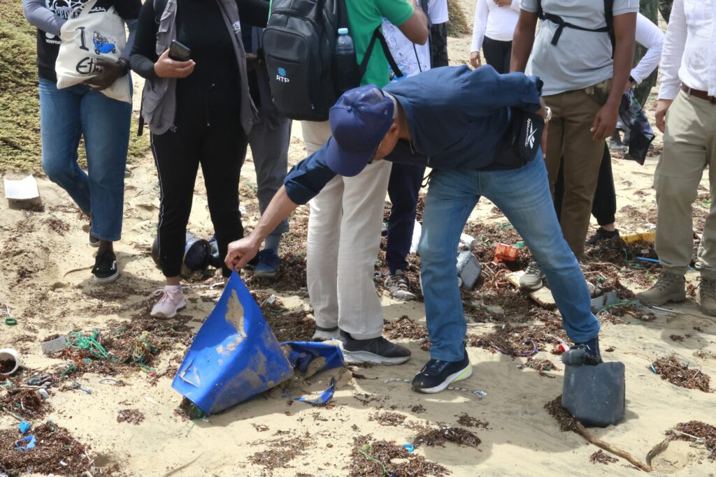 PR dá visibilidade e alerta para urgência de medidas contra o lixo em Santa Luzia