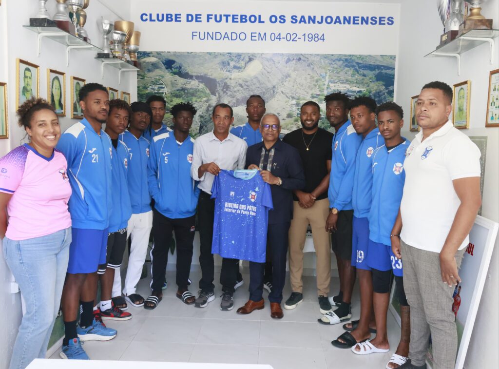 PR visita Clube Futebol Os Sanjoanenses em Porto Novo