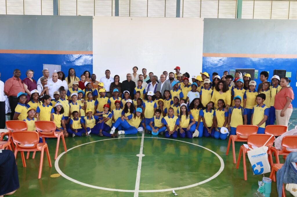 PR destaca papel das escolas na educação ambiental durante lançamento de obra sobre biodiversidade em Monte Gordo, São Nicolau