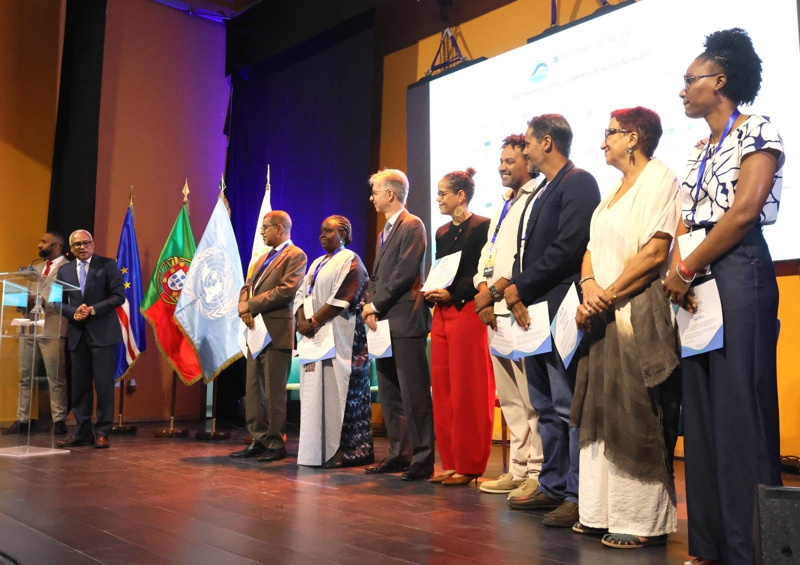Presidente da República homenagea membros do Secretariado da Conferência da Década do Oceano e instituições parceiras