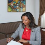 PR interina promulga diploma do Governo